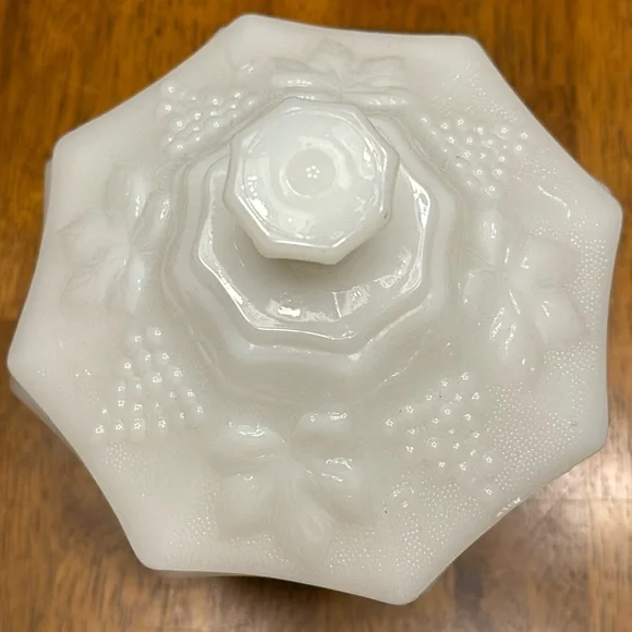 Vtg. Westmoreland milk glass, pedestal, candy dish w/lid. - Picture 2 of 6